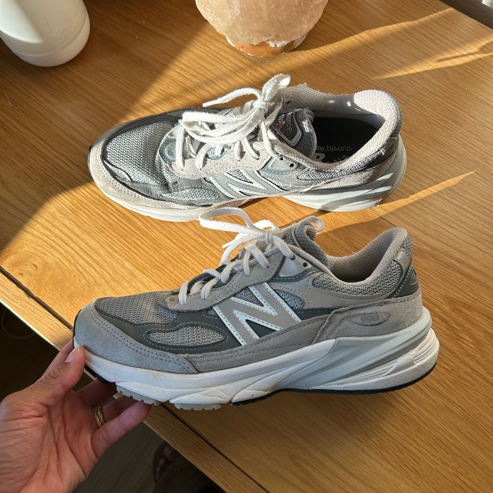 Women’s New Balance 990v6 Size 8.5